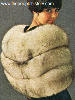 1967 Natural Fur Capelet